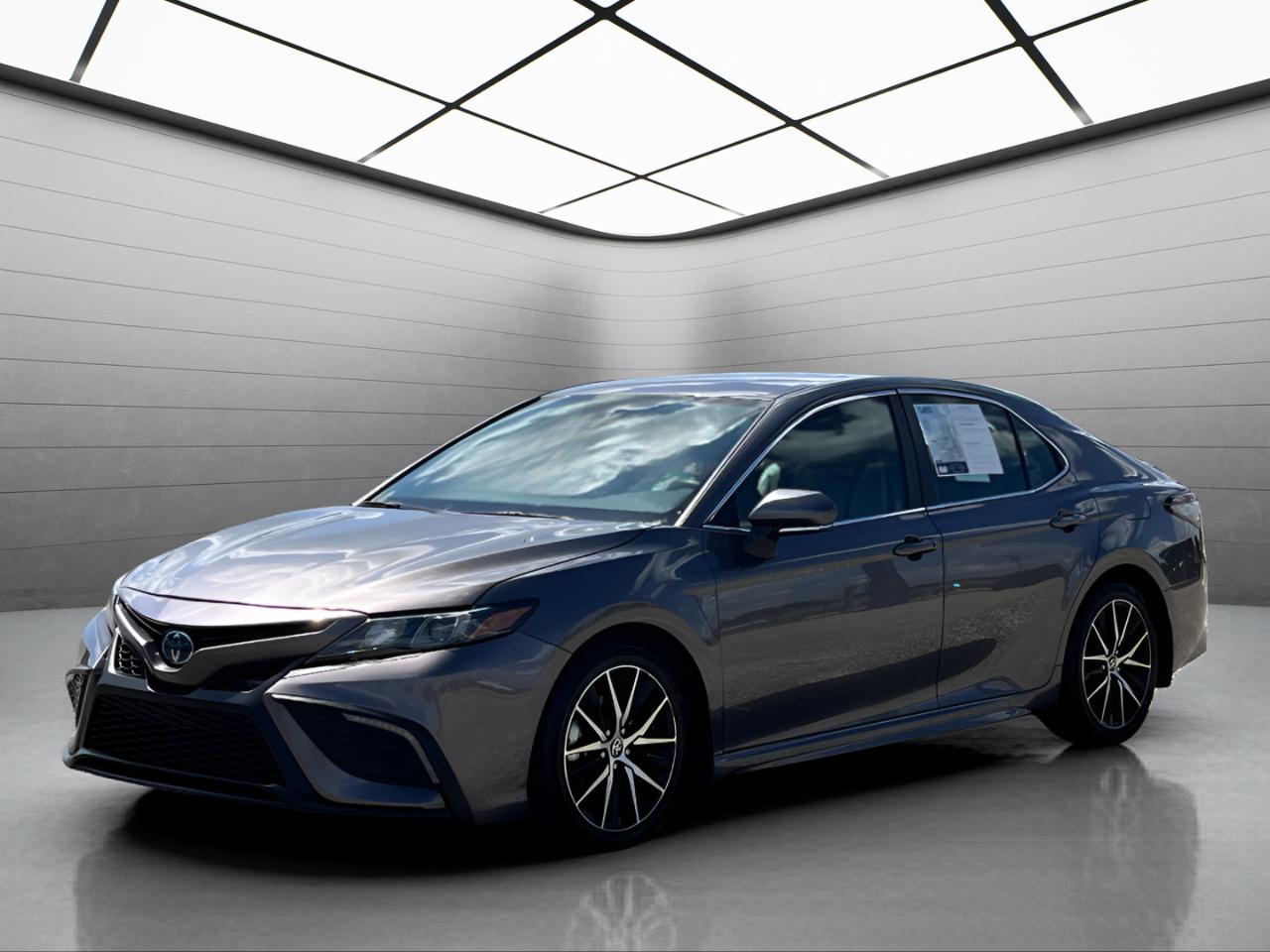 2024 Toyota Camry Hybrid SE