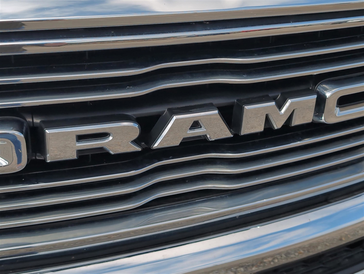RAM 1500 Laramie Crew Cab SWB 2WD 2024