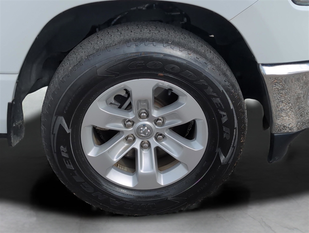 RAM 1500 Laramie Crew Cab SWB 2WD 2024