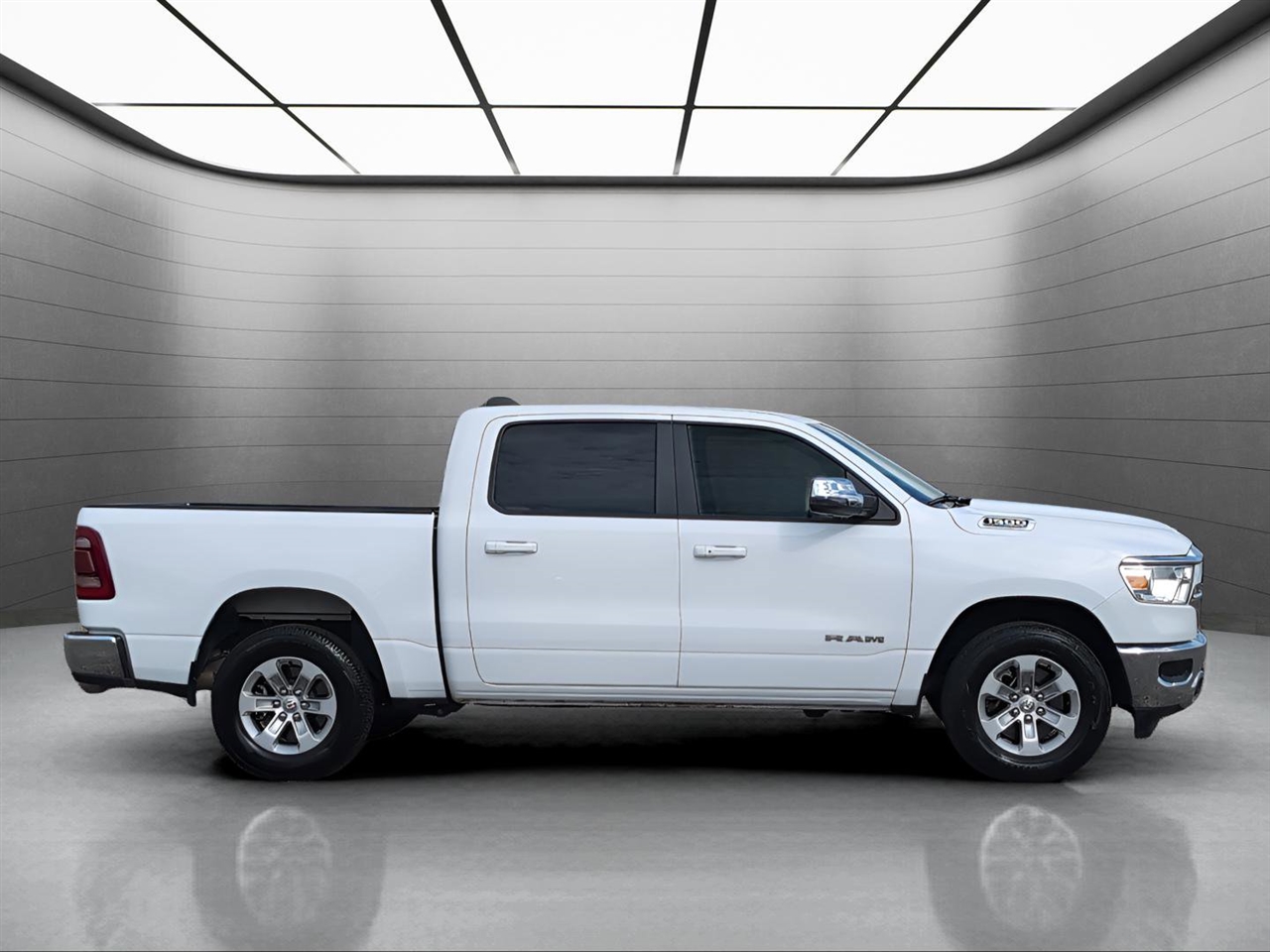 RAM 1500 Laramie Crew Cab SWB 2WD 2024