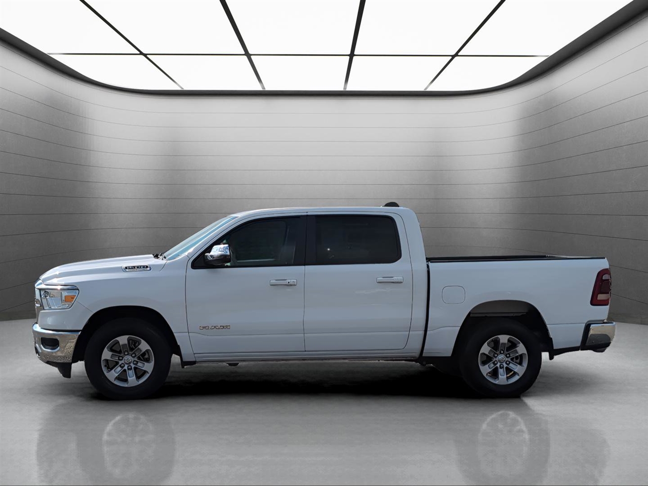 RAM 1500 Laramie Crew Cab SWB 2WD 2024