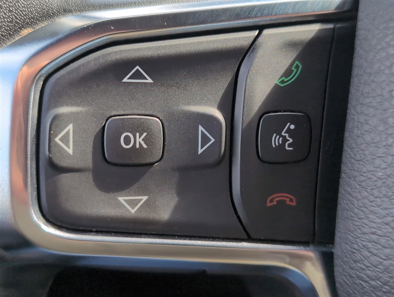 RAM 1500 Laramie Crew Cab SWB 2WD 2024