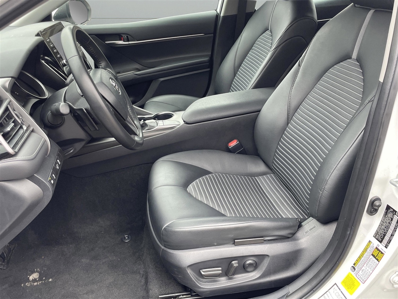 Toyota Camry SE 2024