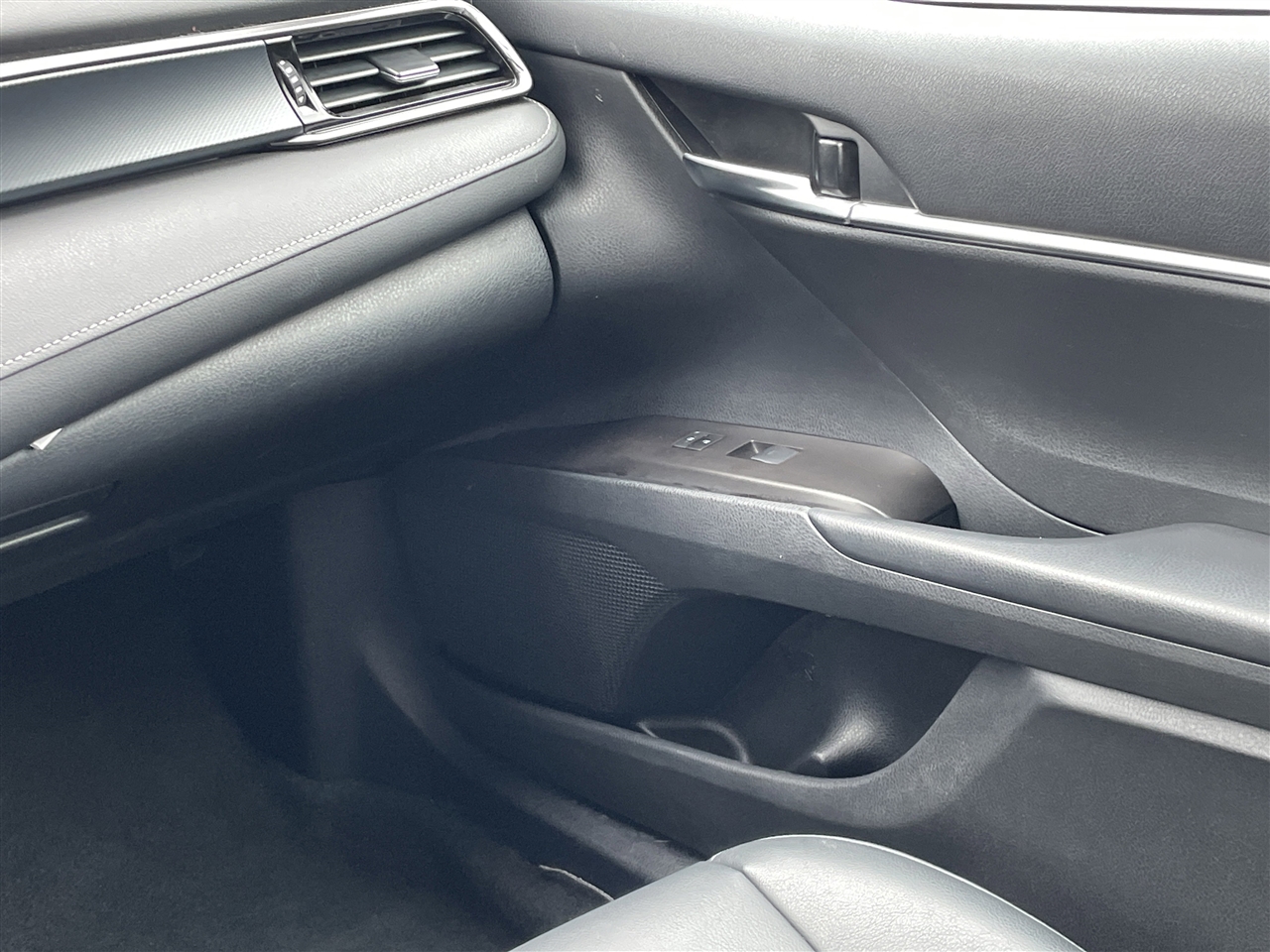 Toyota Camry SE 2024