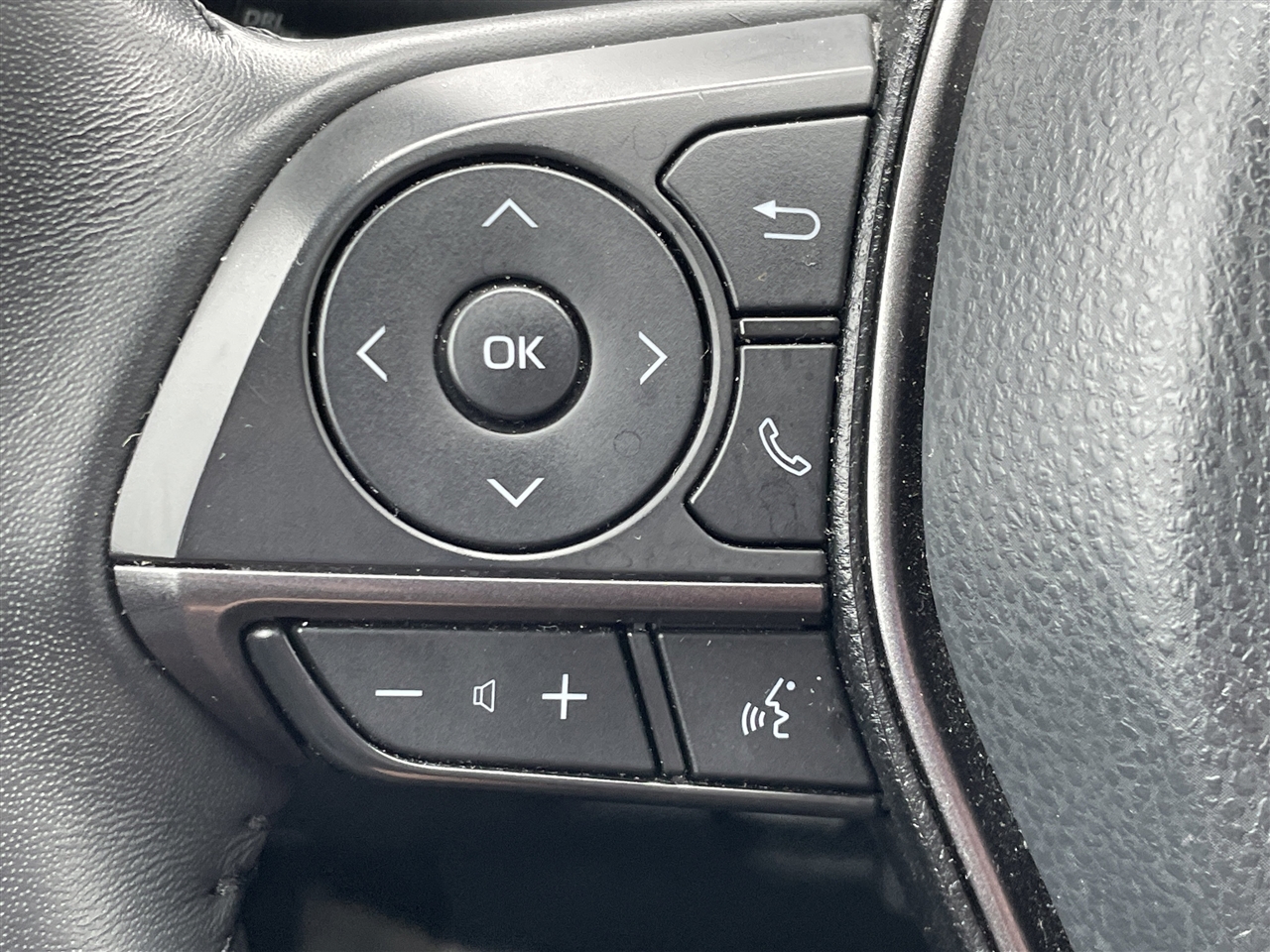 Toyota Camry SE 2024