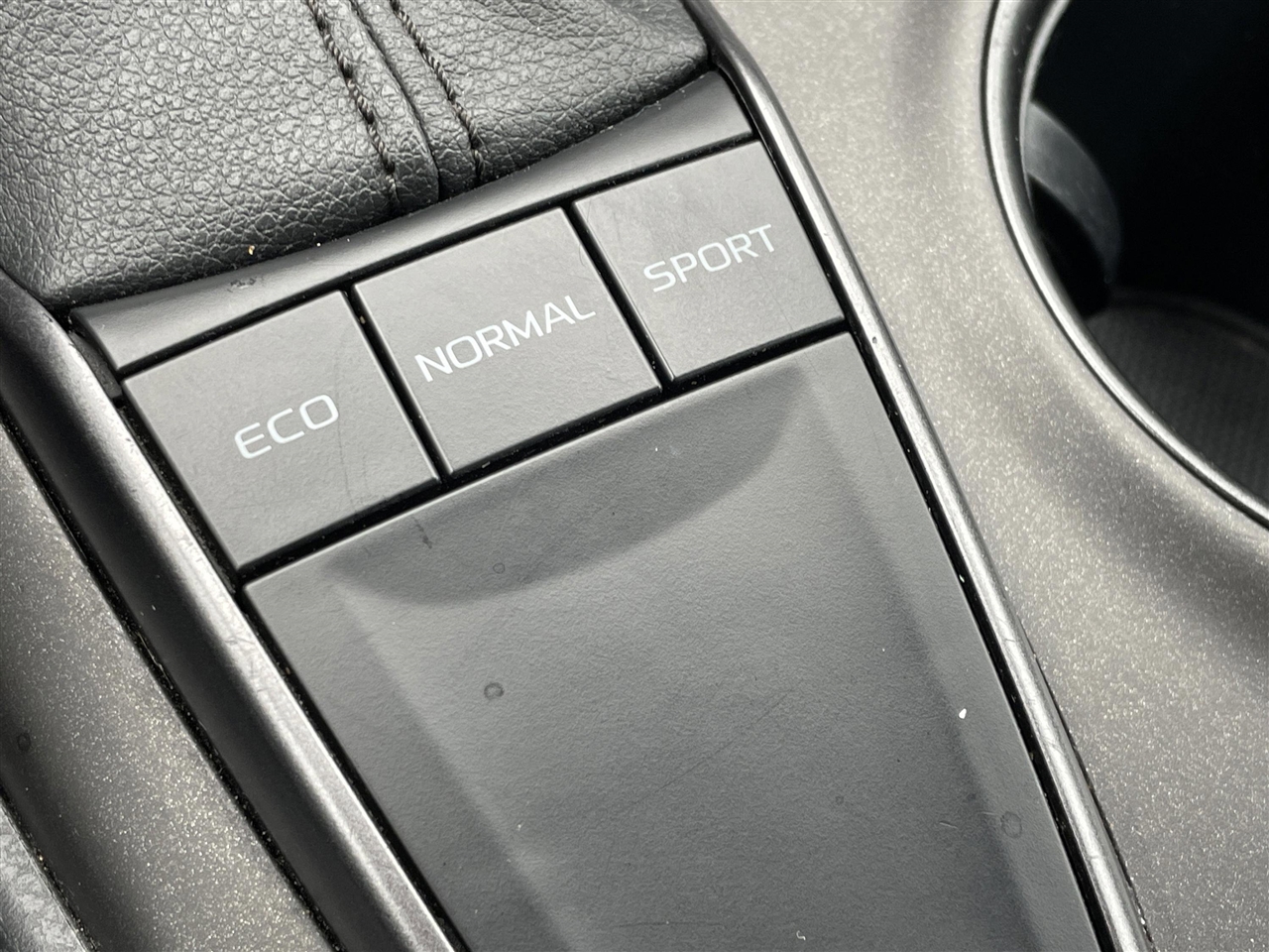 Toyota Camry SE 2024