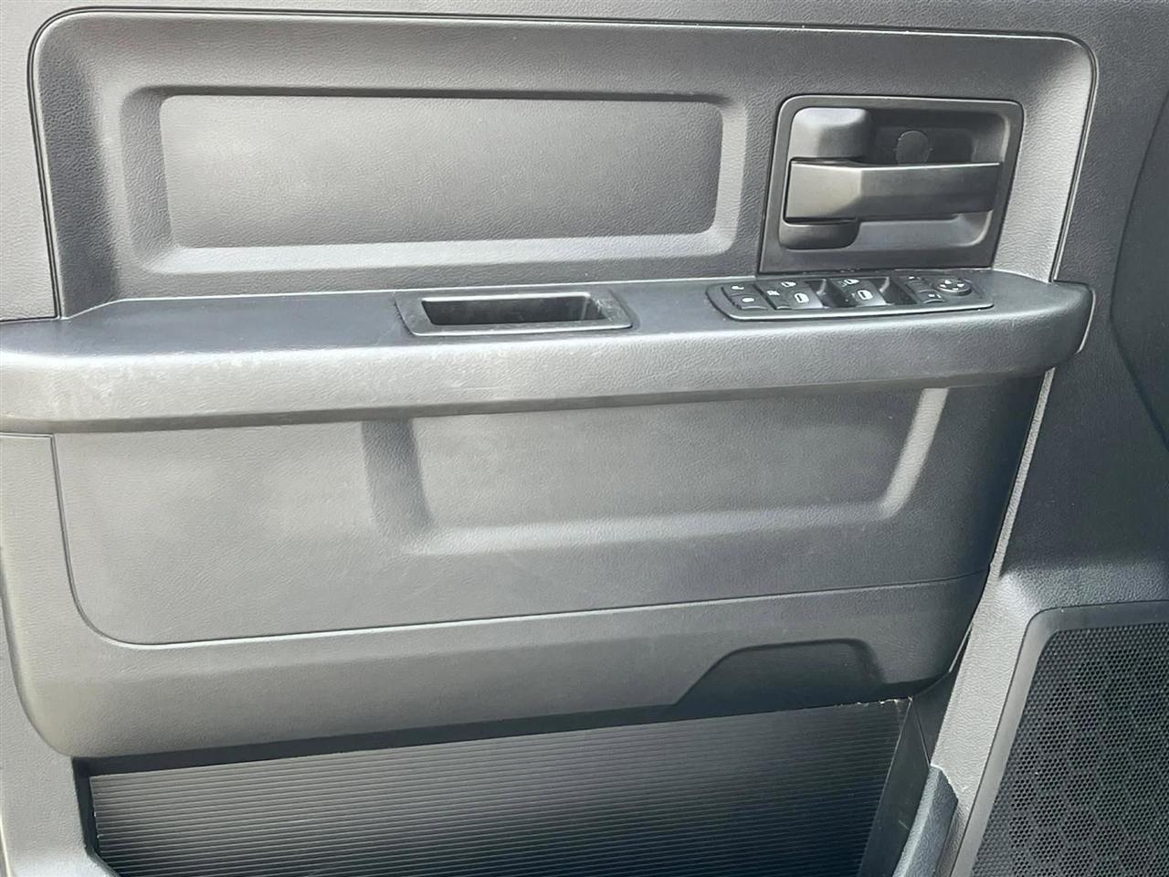 RAM 1500 SSV Crew Cab SWB 4WD 2015