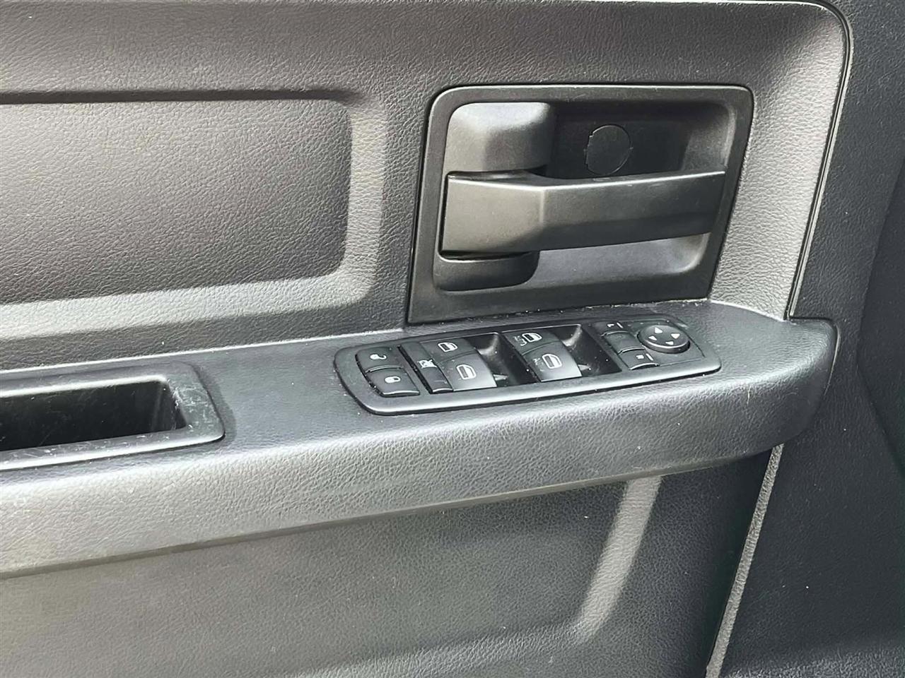 RAM 1500 SSV Crew Cab SWB 4WD 2015