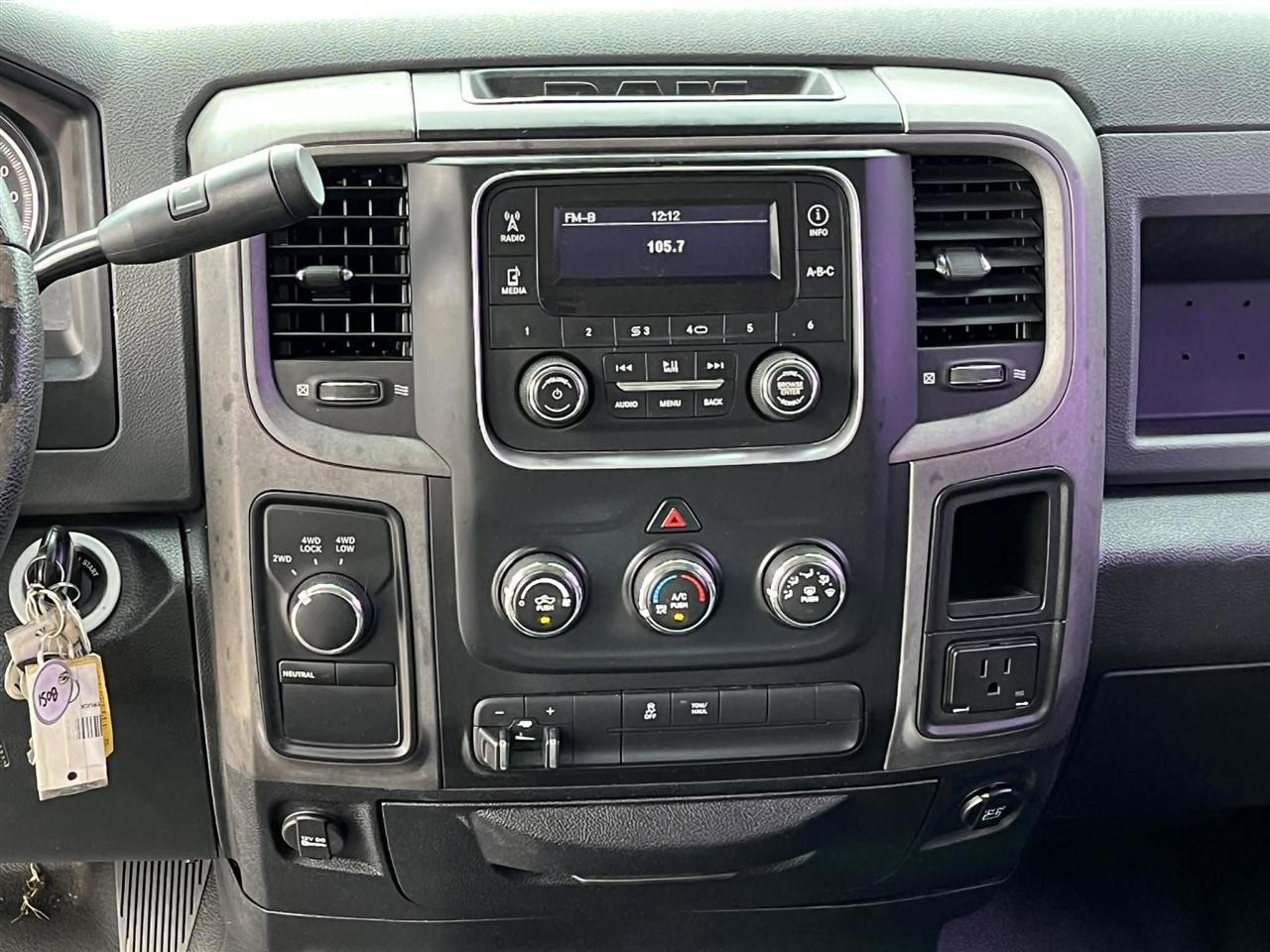 RAM 1500 SSV Crew Cab SWB 4WD 2015