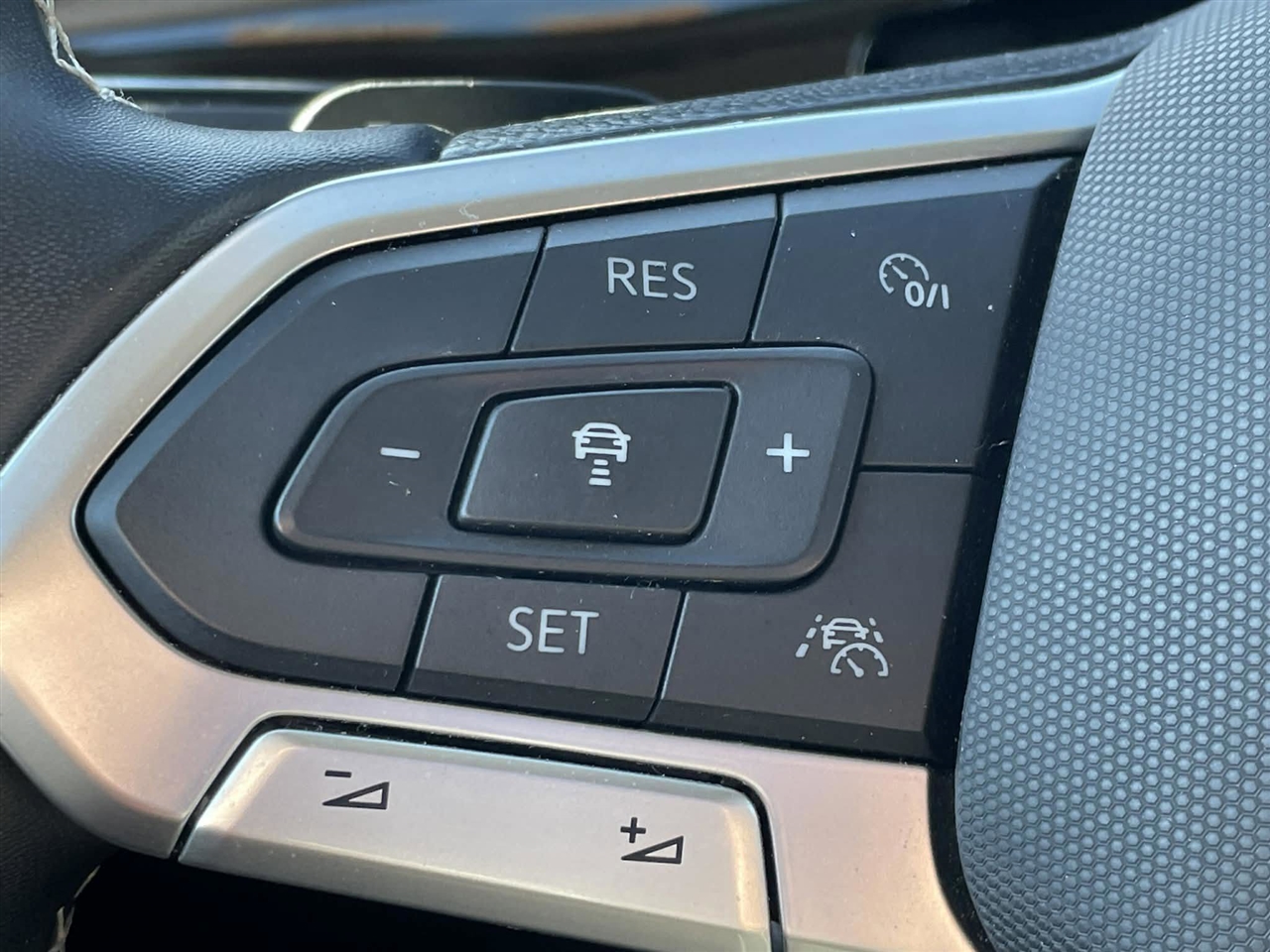Volkswagen Atlas SE w/Technology 2025