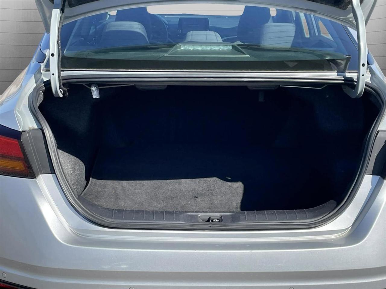 Nissan Altima 2.5 SV 2024