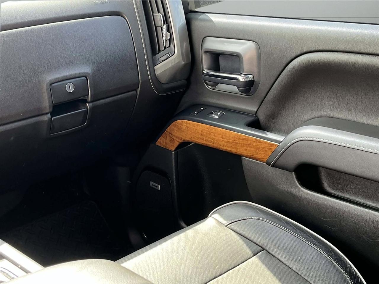 Chevrolet Silverado 1500 High Country Crew Cab Long Box 4WD 2018