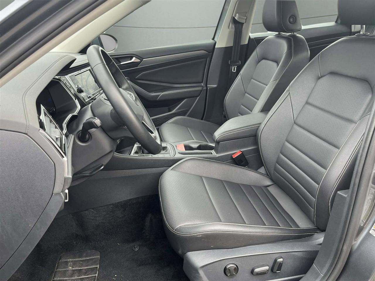 Volkswagen Jetta SE 2024