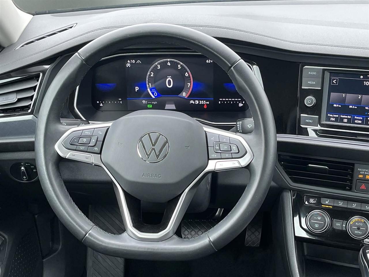 Volkswagen Jetta SE 2024