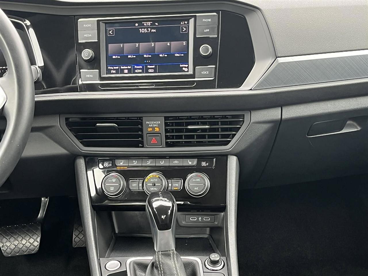 Volkswagen Jetta SE 2024