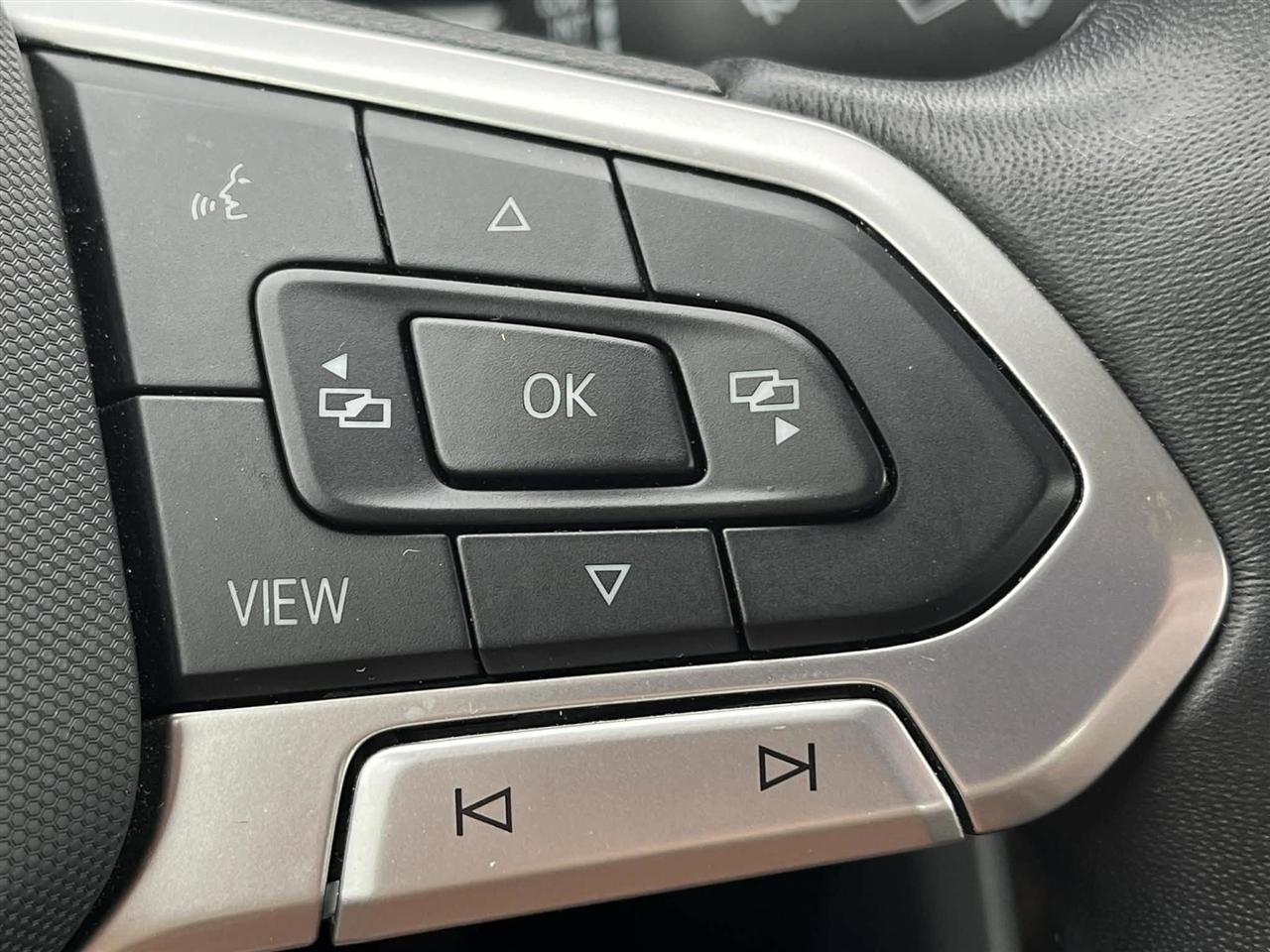 Volkswagen Jetta SE 2024