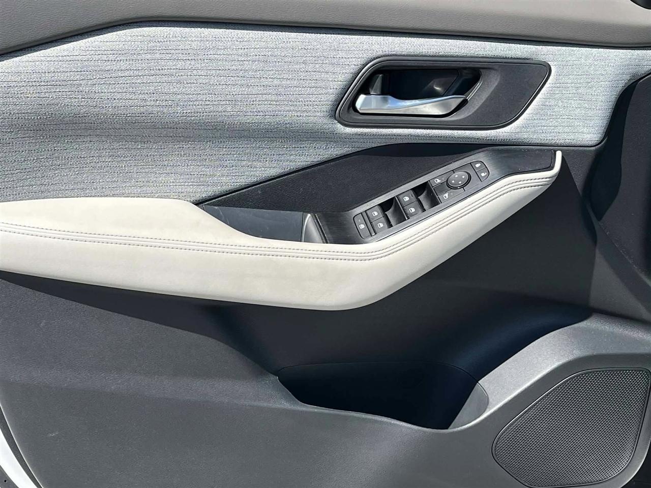 Nissan Rogue SV 2023