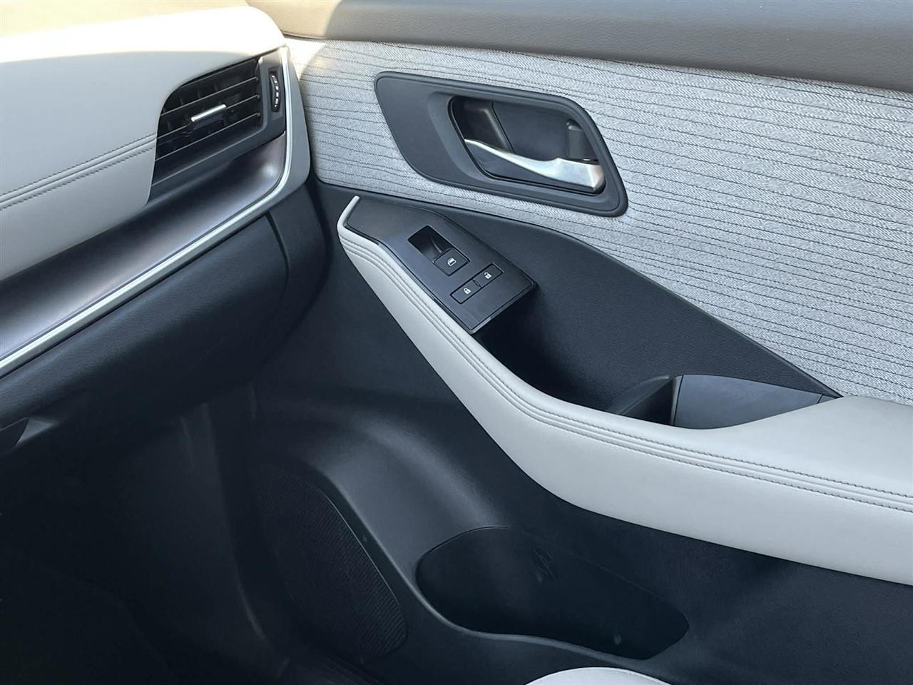 Nissan Rogue SV 2023