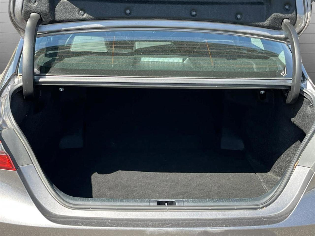 Toyota Camry SE 2024