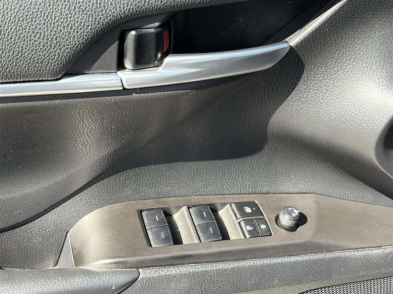 Toyota Camry SE 2024