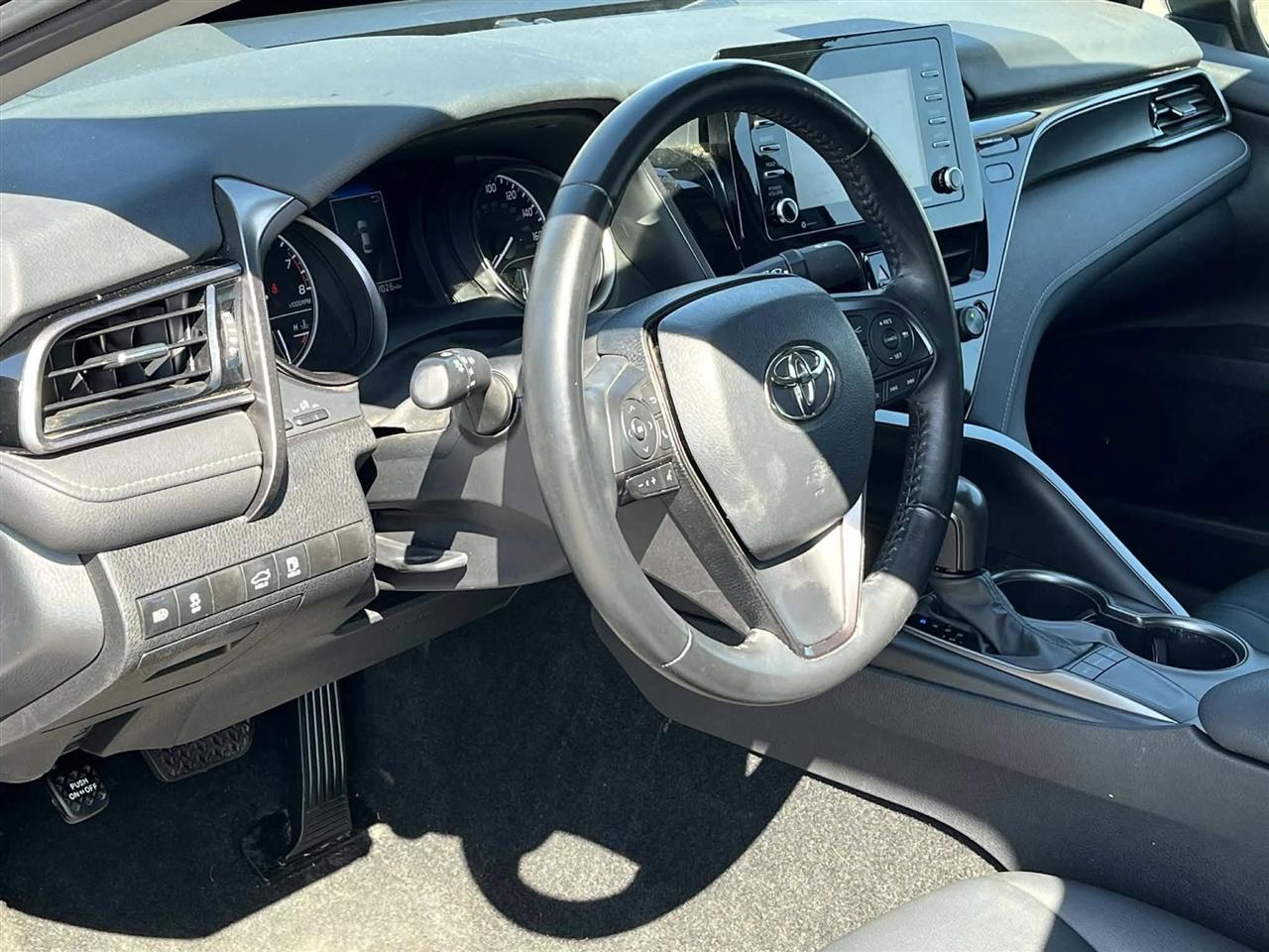 Toyota Camry SE 2024