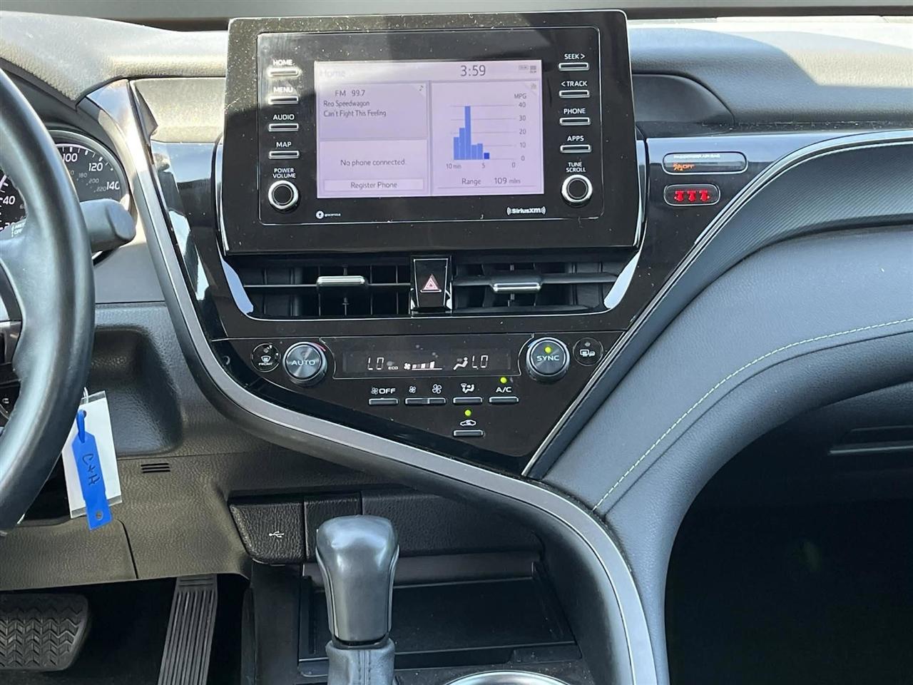 Toyota Camry SE 2024