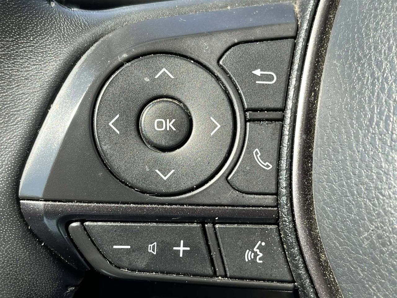 Toyota Camry SE 2024