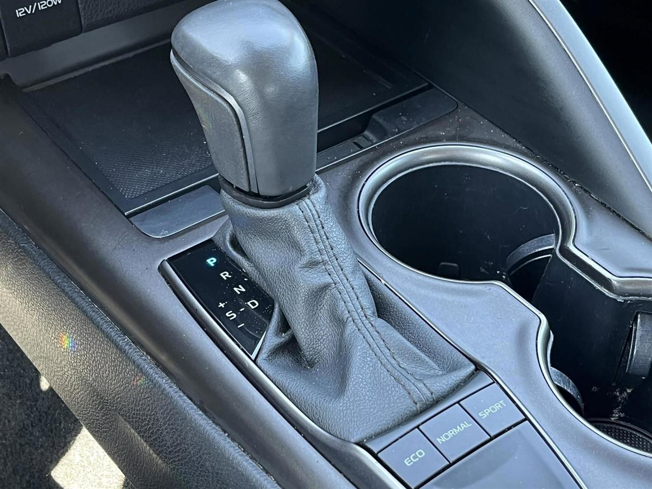 Toyota Camry SE 2024