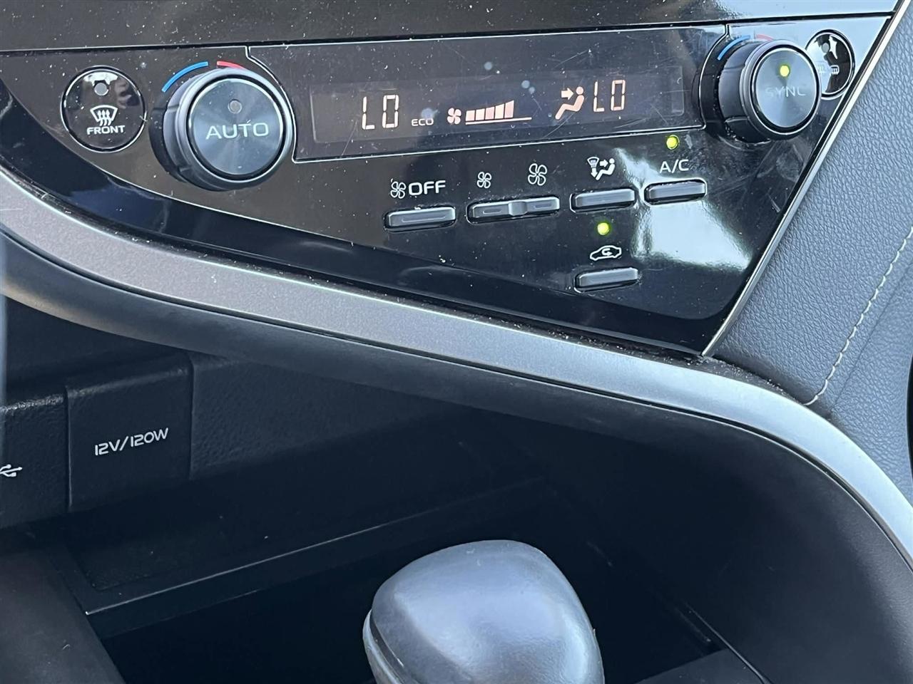 Toyota Camry SE 2024