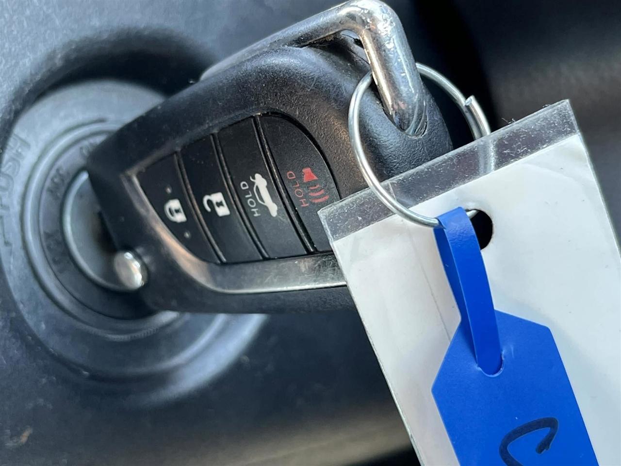 Toyota Camry SE 2024