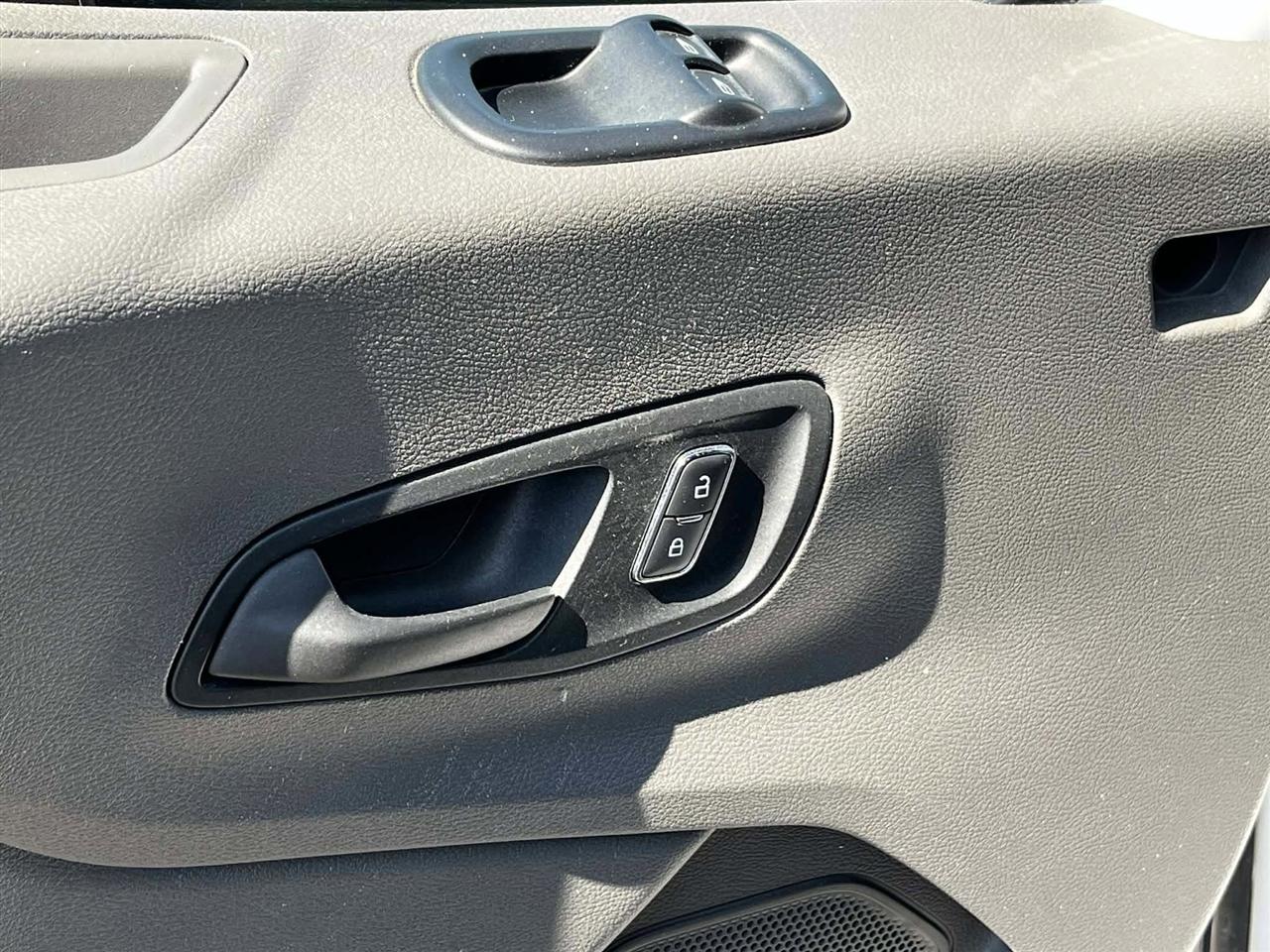 Ford Transit 350 Wagon Low Roof XL w/Sliding Pass. 148-in. WB 2023