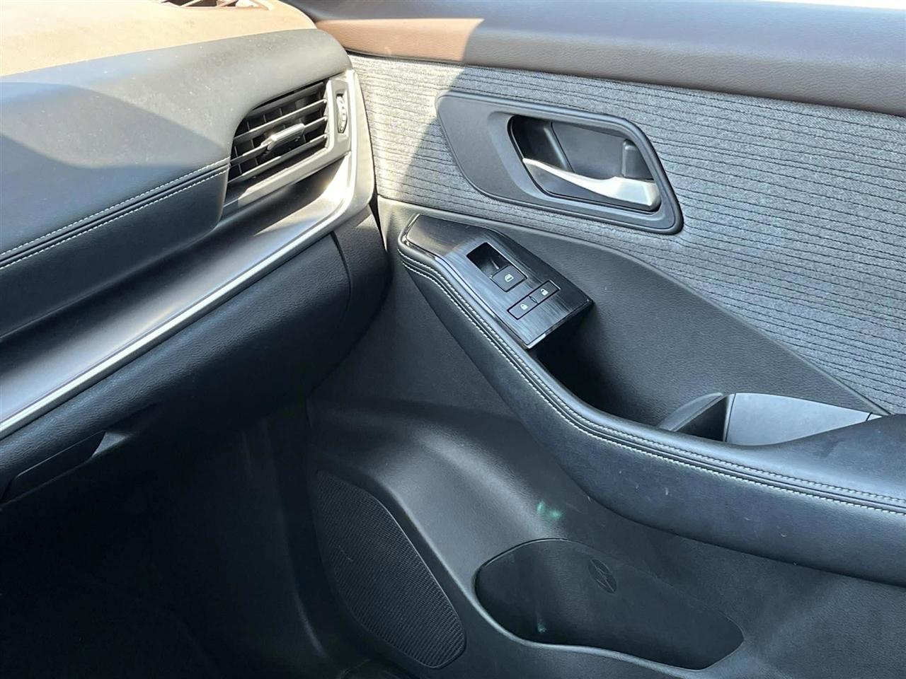 Nissan Rogue SV 2023