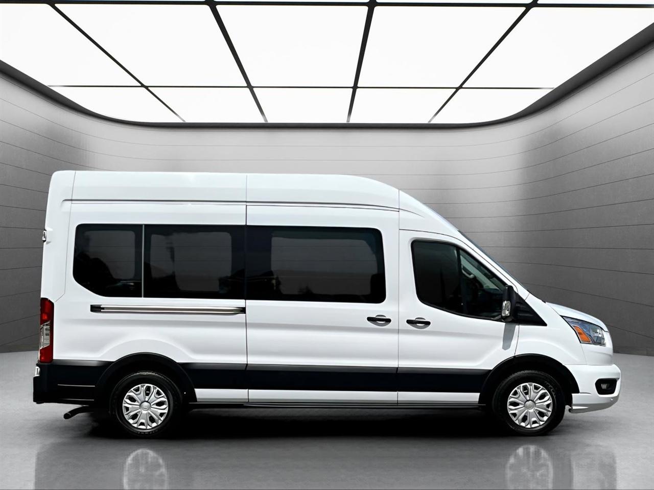 Ford Transit 350 Wagon High Roof XL w/Sliding Pass. 148-in. WB 2022