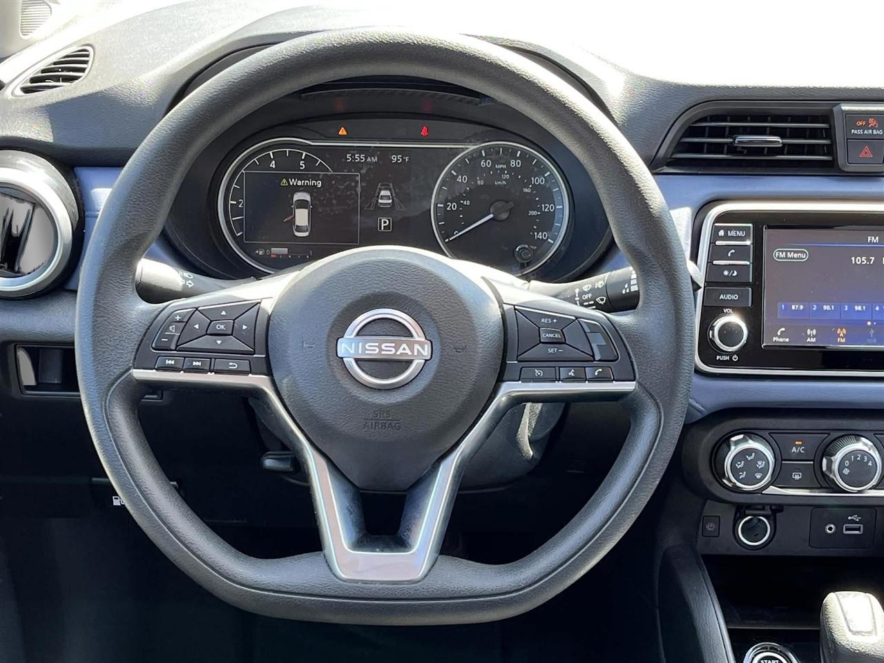 Nissan Versa SV 2024