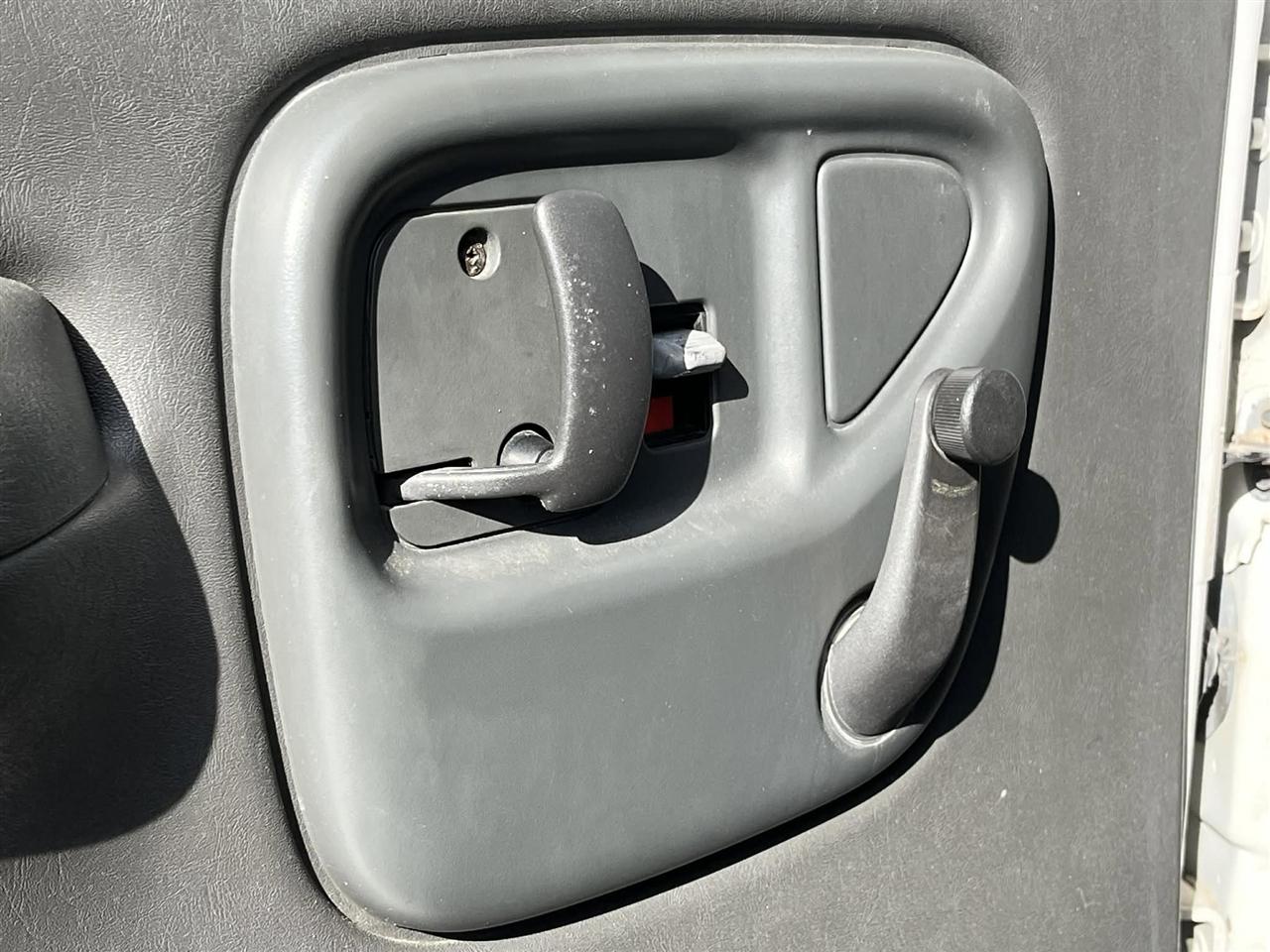 Chevrolet C5V042  2004