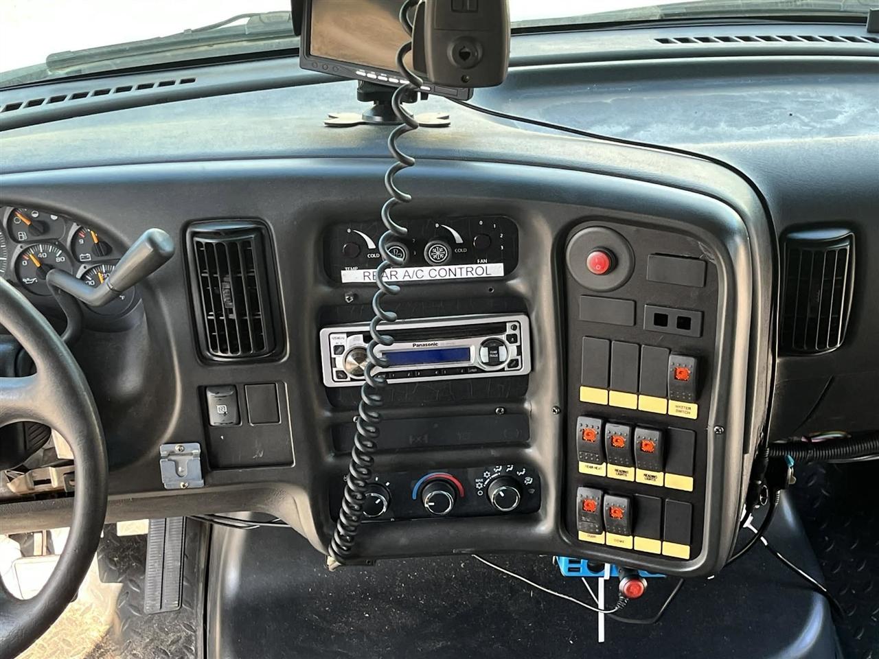 Chevrolet C5V042  2004