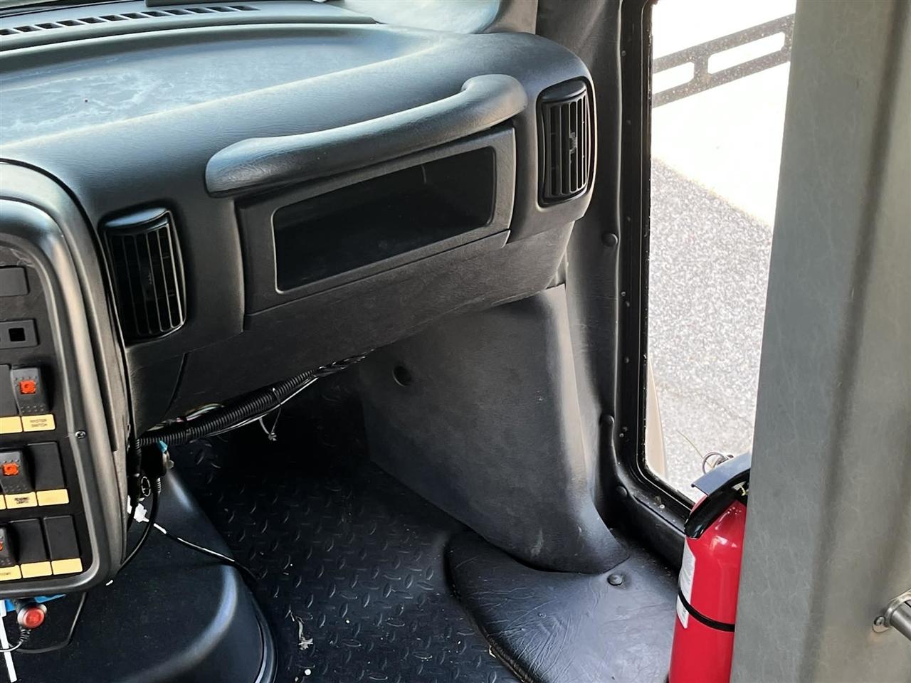 Chevrolet C5V042  2004