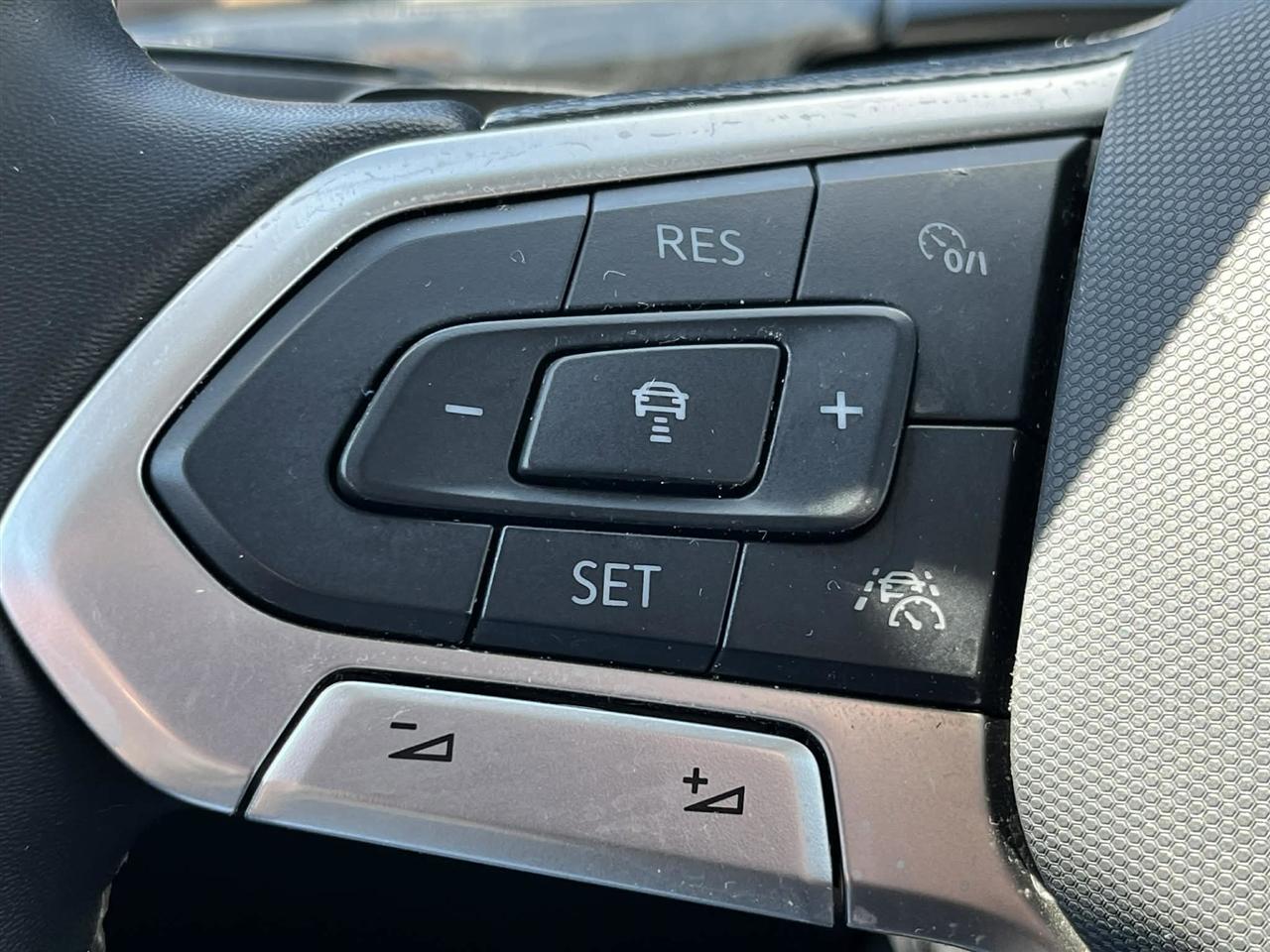 Volkswagen Atlas SE w/Technology 2025