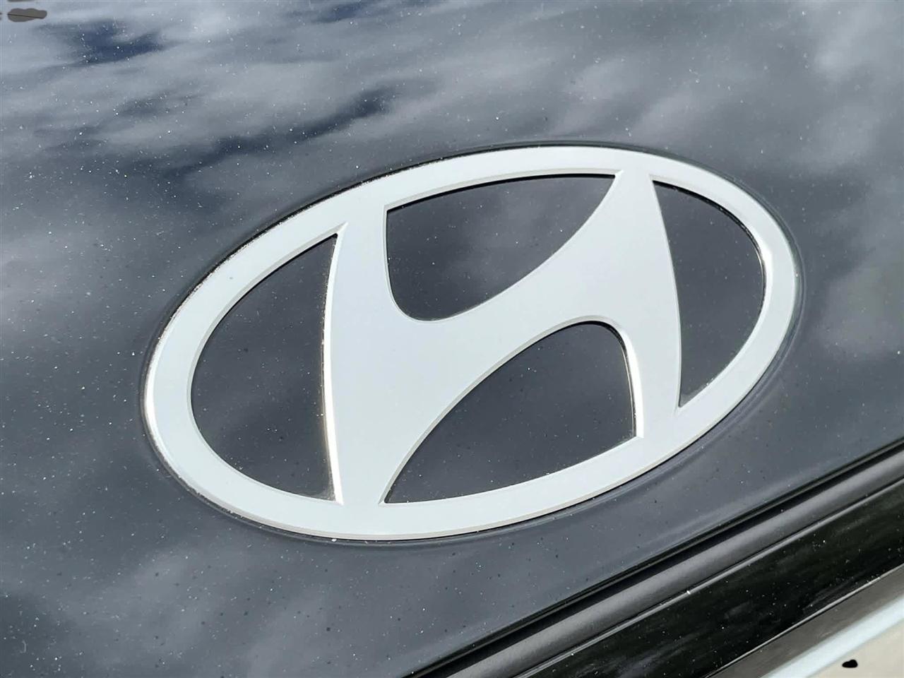 Hyundai Santa Fe SE 2025