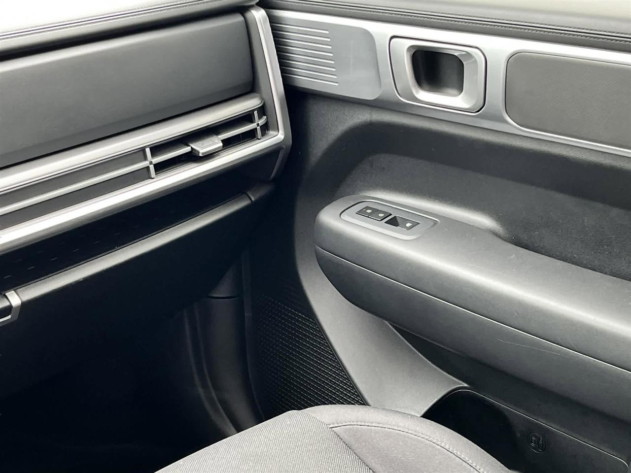 Hyundai Santa Fe SE 2025