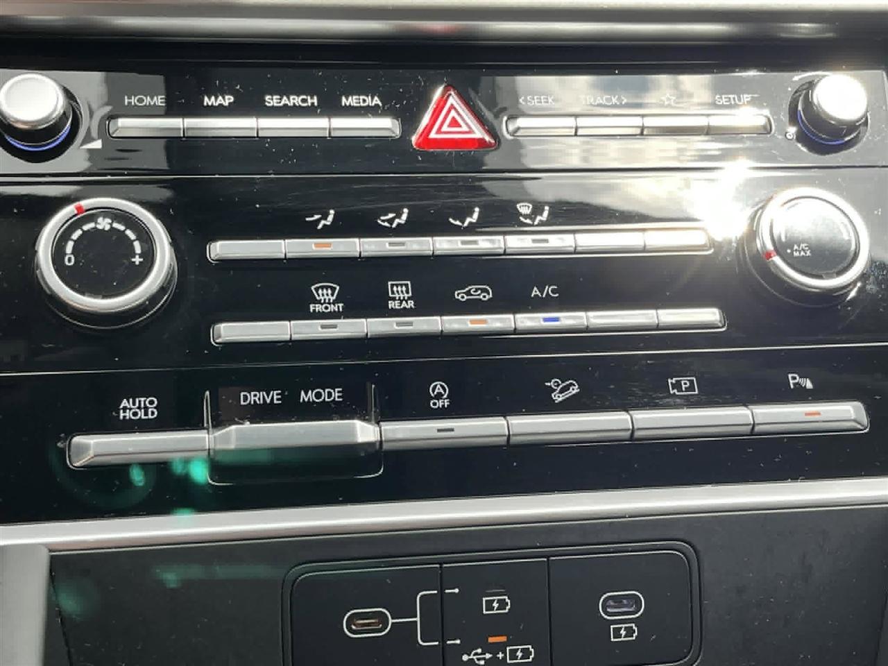 Hyundai Santa Fe SE 2025