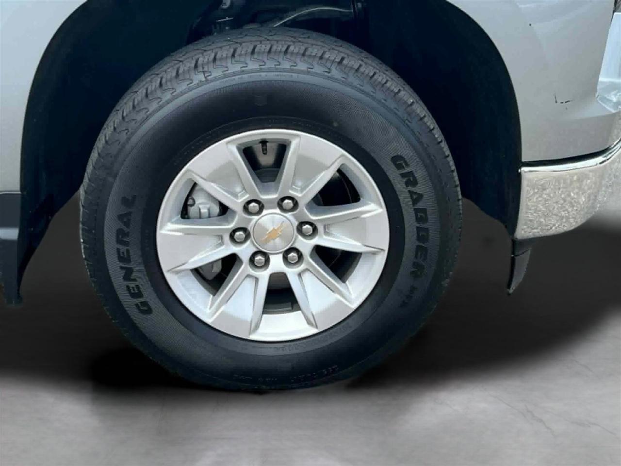 Chevrolet Silverado 1500 LT Crew Cab 2WD 2025