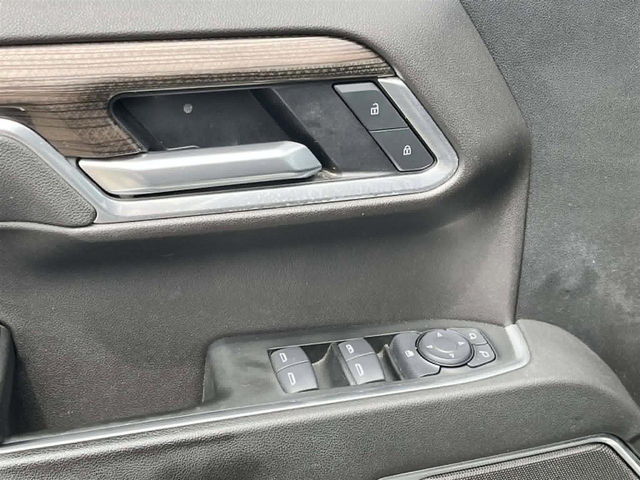 Chevrolet Silverado 1500 LT Crew Cab 2WD 2025