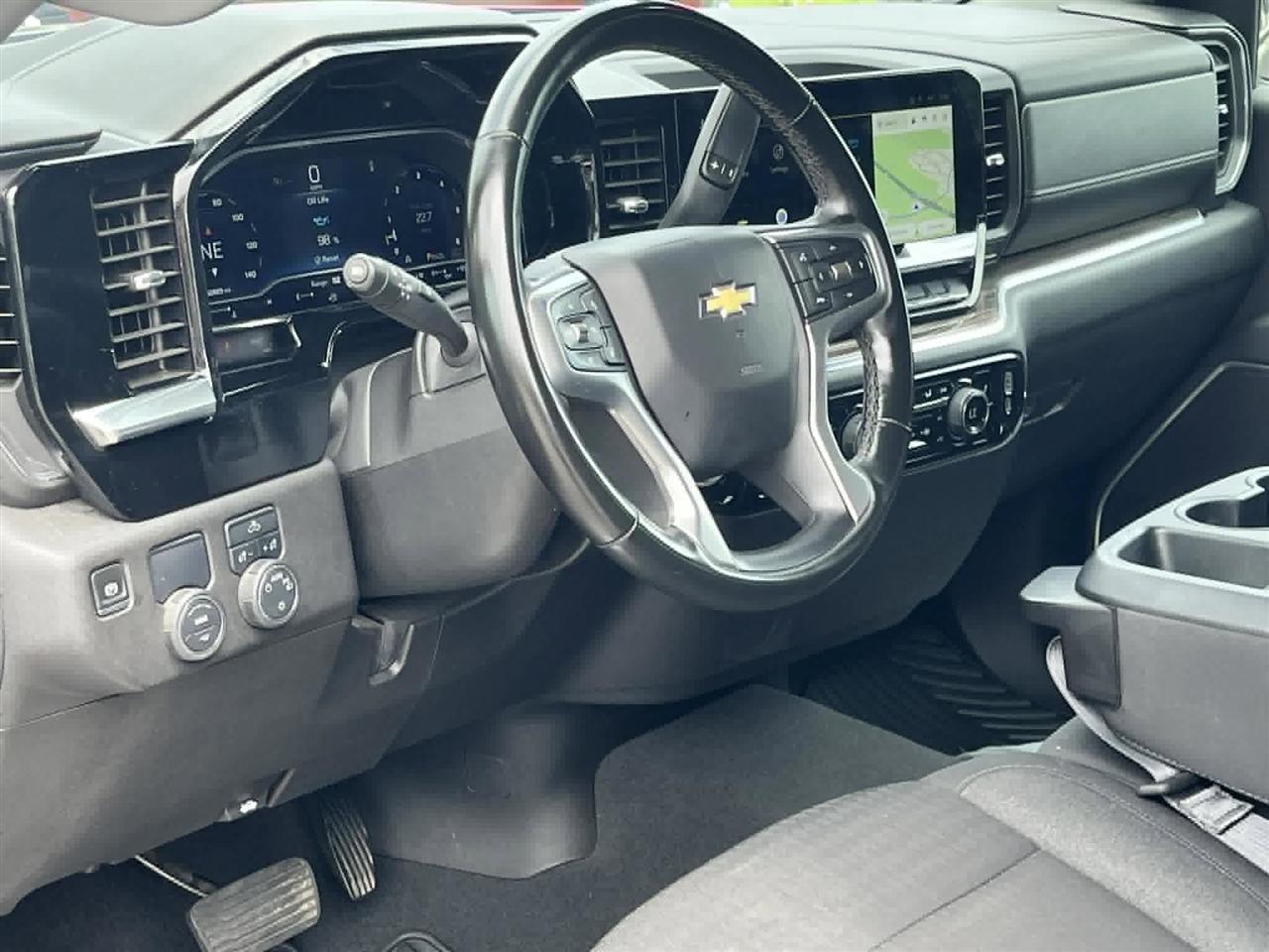 Chevrolet Silverado 1500 LT Crew Cab 2WD 2025