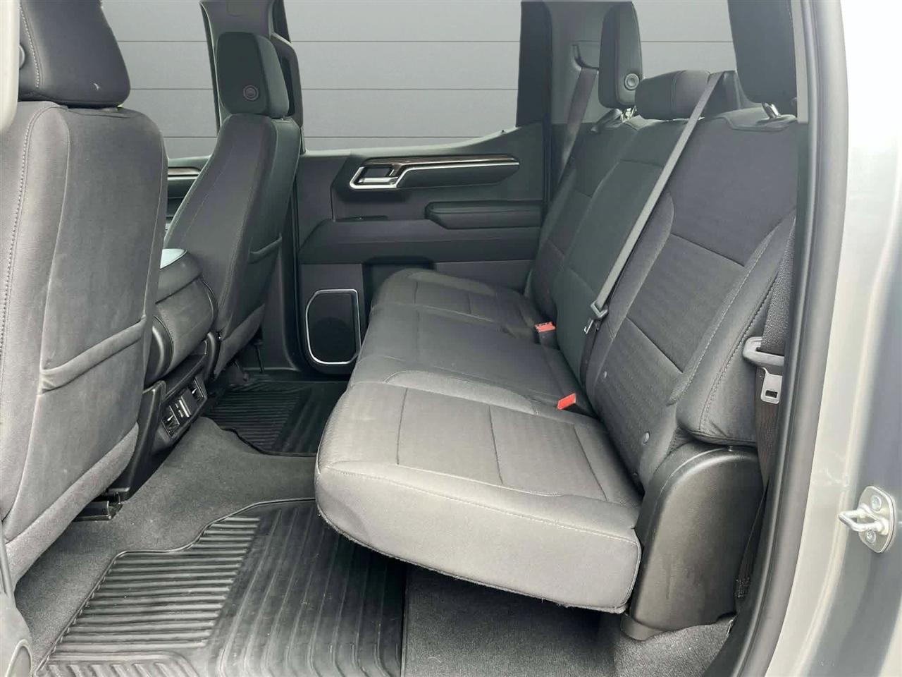 Chevrolet Silverado 1500 LT Crew Cab 2WD 2025