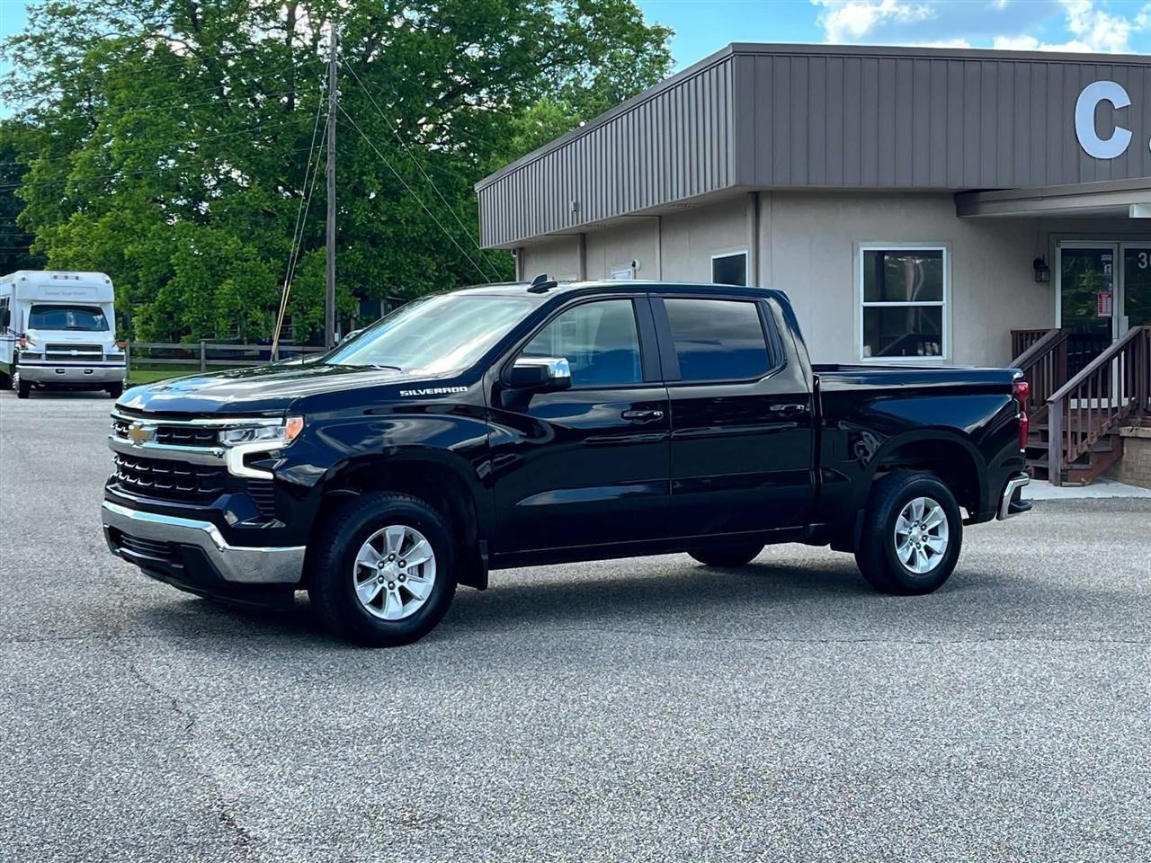 Chevrolet Silverado 1500 LT Crew Cab 2WD 2025