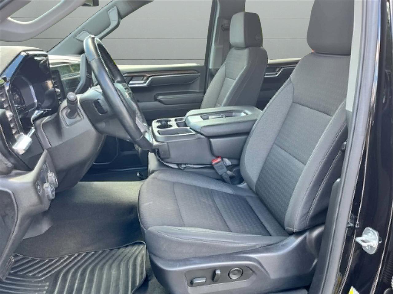 Chevrolet Silverado 1500 LT Crew Cab 2WD 2025