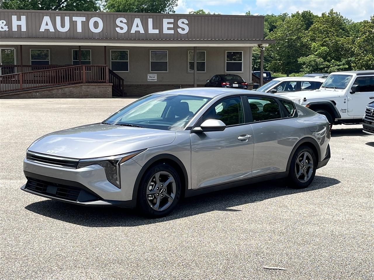 2025 Kia K4 LX