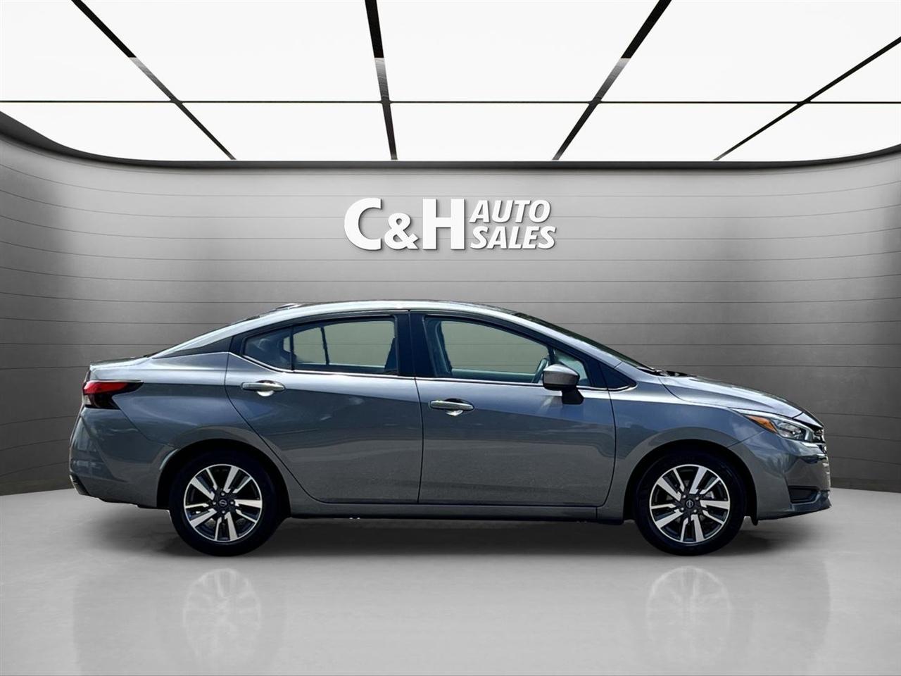 2025 Nissan Versa Sedan SV - Photo 7