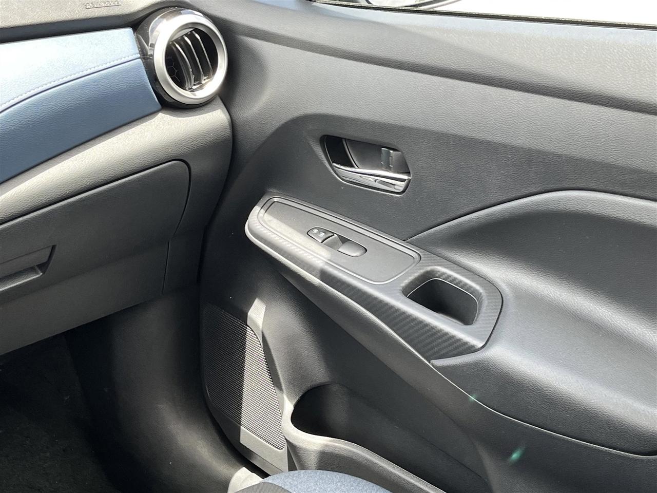 2025 Nissan Versa Sedan SV - Photo 18